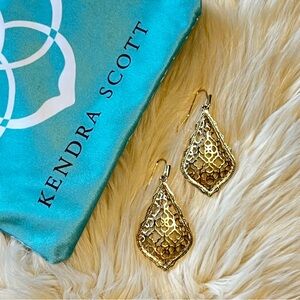 Kendra Scott Addie gold drop earrings NWOT